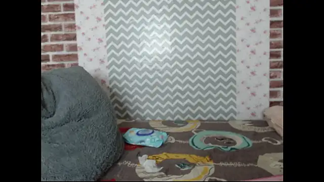 Snapshot of KaMila_M00N chatting on October 18, 2025, 4:19 pm KaMila M00N online show from October 18, 2025, 4:19 pm