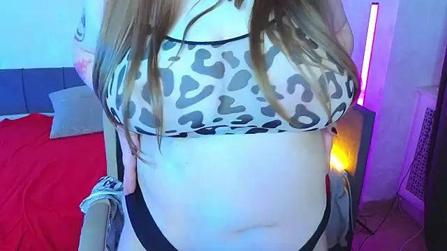 Snapshot of Lea_Foxy chatting on September 22, 2025, 8:27 am Lea Foxy online show from September 22, 2025, 8:27 am