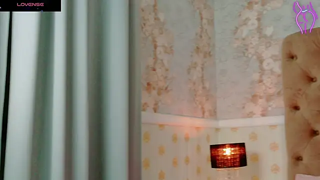 CoraVex online show from October 20, 2025, 4:24 am