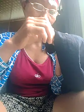 donna-bae online show from June 30, 2026, 7:53 am
