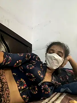 Snapshot of sweetreddy-02 chatting on October 3, 2025, 8:55 am sweetreddy-02 online show from October 3, 2025, 8:55 am