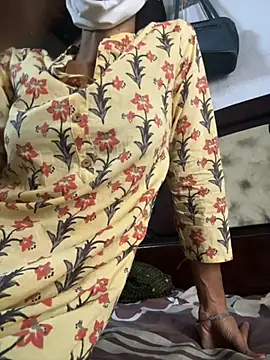 Snapshot of sweetreddy-02 chatting on October 9, 2025, 7:28 am sweetreddy-02 online show from October 9, 2025, 7:28 am