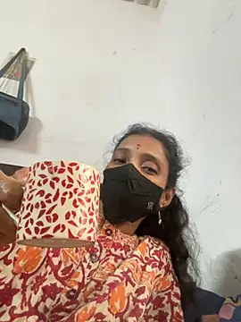 Snapshot of sweetreddy-02 chatting on October 11, 2025, 5:28 am sweetreddy-02 online show from October 11, 2025, 5:28 am