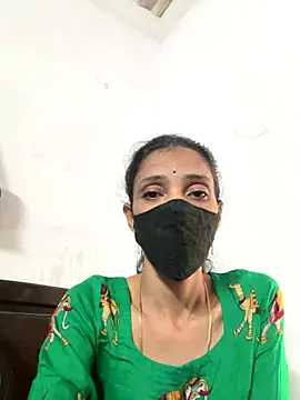 Snapshot of sweetreddy-02 chatting on November 4, 2025, 6:12 am sweetreddy-02 online show from November 4, 2025, 6:12 am