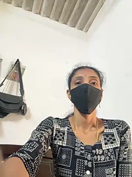 Snapshot of sweetreddy-02 chatting on November 13, 2025, 5:50 am sweetreddy-02 online show from November 13, 2025, 5:50 am