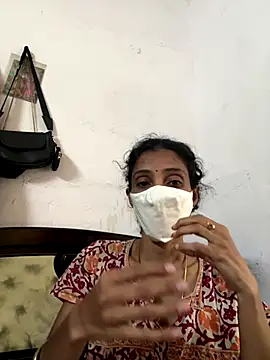 Snapshot of sweetreddy-02 chatting on November 18, 2025, 5:45 am sweetreddy-02 online show from November 18, 2025, 5:45 am