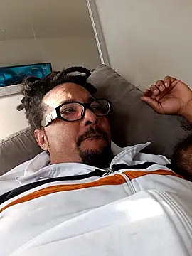 romero115 online show from November 18, 2025, 1:37 pm