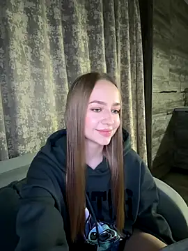 MissOyee online show from December 2, 2025, 7:09 pm