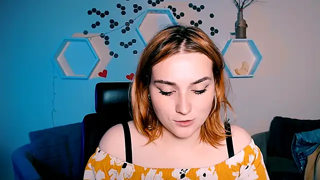 casey meow  online show from October 17, 2025, 5:32 am