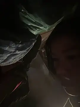 Qinjid002 online show from November 23, 2025, 5:40 am