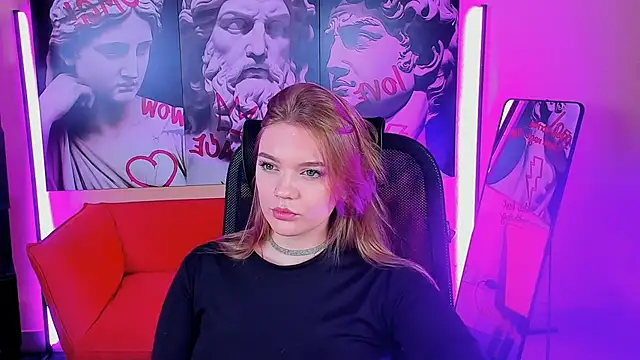 LisaMitchell online show from October 9, 2025, 4:43 am