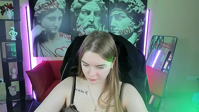 LisaMitchell online show from November 8, 2025, 2:56 am