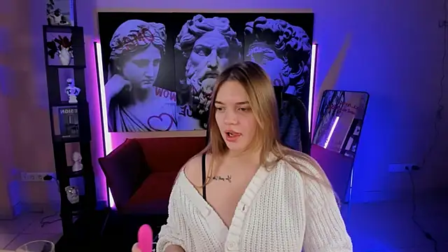 LisaMitchell online show from November 22, 2025, 2:43 am