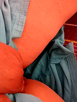 Snapshot of Hott_locky chatting on October 18, 2025, 7:53 am Hott locky online show from October 18, 2025, 7:53 am