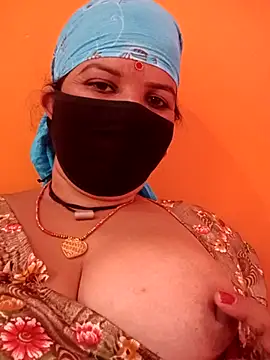 Snapshot of Hott_locky chatting on October 24, 2025, 10:11 am Hott locky online show from October 24, 2025, 10:11 am