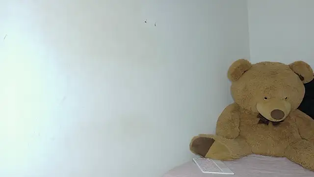 Natashaparker   online show from February 11, 2026, 8:14 pm