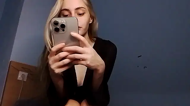 Snapshot of lesyawhite chatting on November 2, 2025, 6:54 pm lesyawhite online show from November 2, 2025, 6:54 pm