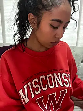 Tatiana 18pink online show from October 18, 2025, 2:40 pm