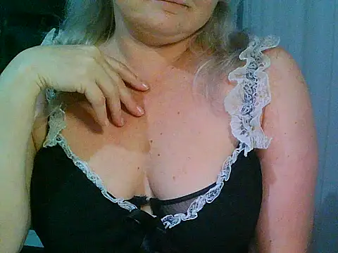 Snapshot of Blue-sky69 chatting on October 13, 2025, 5:13 pm Blue-sky69 online show from October 13, 2025, 5:13 pm
