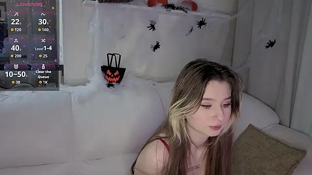  Lua   online show from October 31, 2025, 1:56 pm