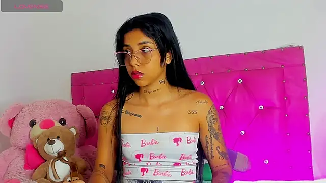 dahiiangomezz online show from April 14, 2026, 10:05 pm