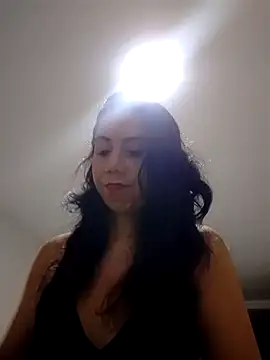 Snapshot of vixen_velvett1 chatting on November 14, 2025, 5:28 am vixen velvett1 online show from November 14, 2025, 5:28 am