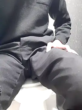 Snapshot of oi_novin2 chatting on November 19, 2025, 11:43 am oi novin2 online show from November 19, 2025, 11:43 am