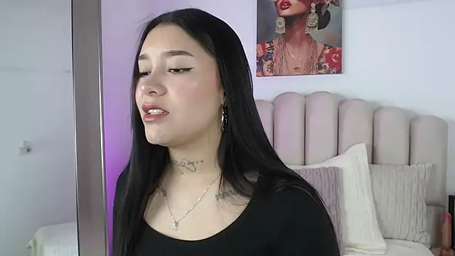 miawhite x1 online show from October 20, 2025, 1:55 pm