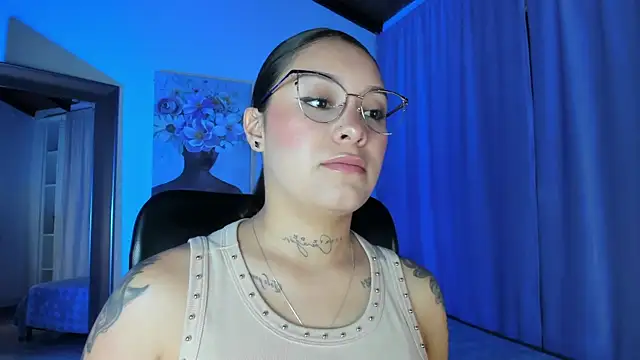 miawhite x1 online show from November 4, 2025, 2:05 pm