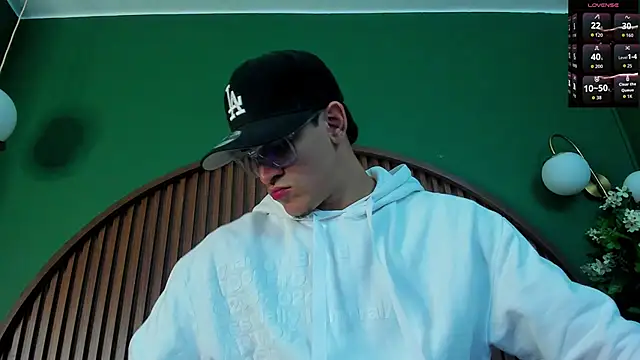 Snapshot of JeergMuscle chatting on November 2, 2025, 5:21 am JeergMuscle online show from November 2, 2025, 5:21 am