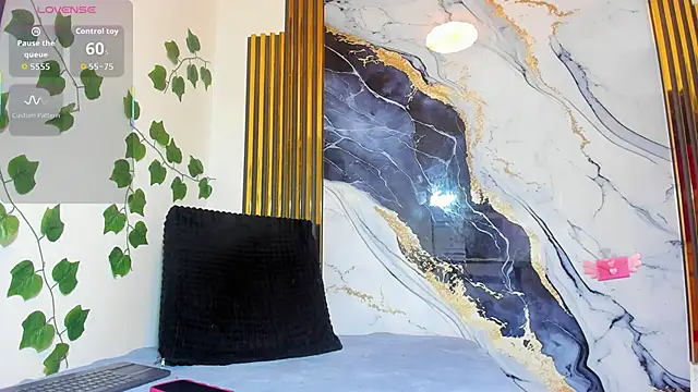 brittanyy20 online show from October 7, 2025, 10:12 am