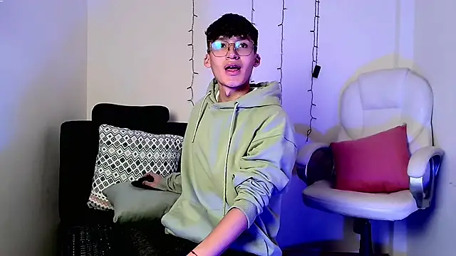 bellmontneon online show from November 4, 2025, 11:09 am