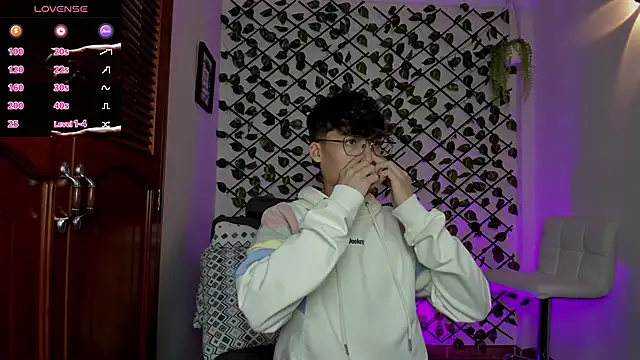 bellmontneon online show from December 16, 2025, 11:15 am