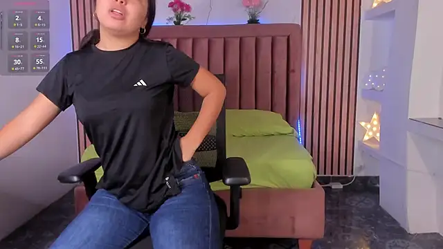 LunaWiill  online show from October 25, 2025, 12:02 pm