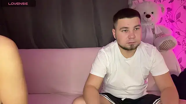 Snapshot of coupleinspire chatting on November 11, 2025, 8:09 pm coupleinspire online show from November 11, 2025, 8:09 pm