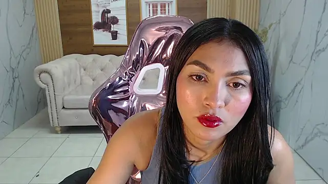 lissandra s online show from October 6, 2025, 7:55 pm