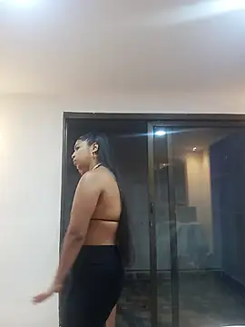 Violet and Paul online show from November 4, 2025, 1:48 am