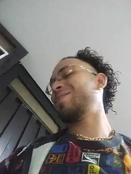 Violet and Paul online show from November 8, 2025, 4:01 am