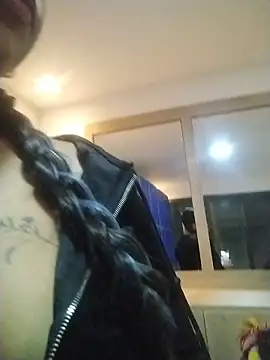 Violet and Paul online show from November 13, 2025, 1:15 am