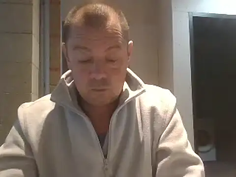 Snapshot of hugoboys4576 chatting on September 16, 2025, 4:52 pm hugoboys4576 online show from September 16, 2025, 4:52 pm