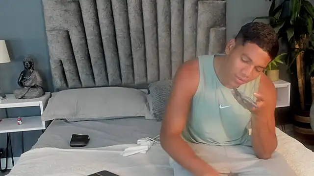 Snapshot of Zac_Haynes chatting on October 21, 2025, 3:40 am Zac Haynes online show from October 21, 2025, 3:40 am