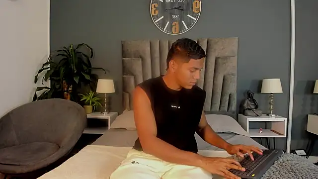 Snapshot of Zac_Haynes chatting on October 22, 2025, 3:18 am Zac Haynes online show from October 22, 2025, 3:18 am