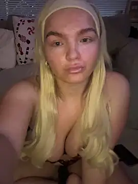 BelleXx online show from November 13, 2025, 4:39 pm