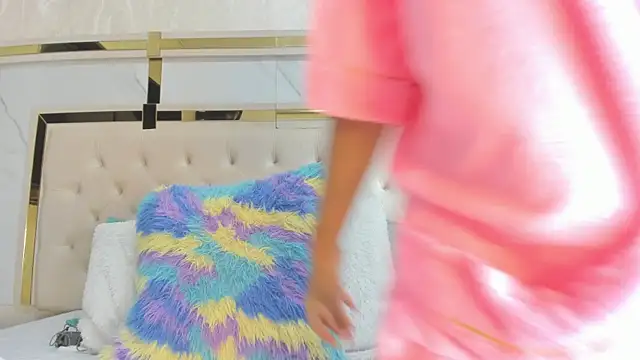 mia vy online show from January 9, 2026, 7:26 pm