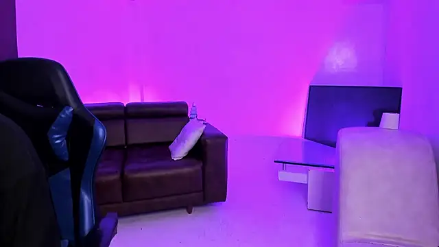 Hot Threesomee online show from October 4, 2025, 1:20 pm