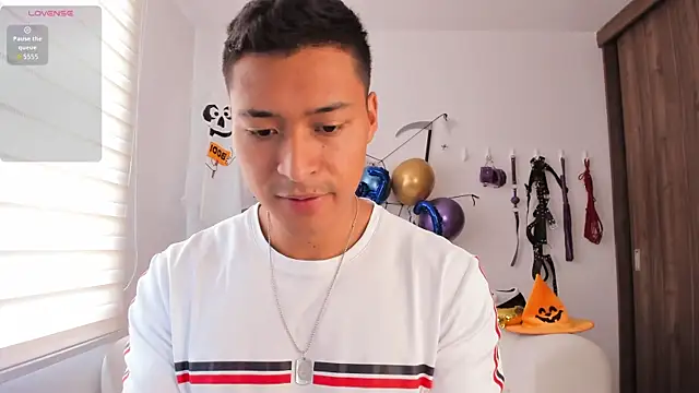 Snapshot of abu_dhabi_21 chatting on October 27, 2025, 2:43 pm abu dhabi 21 online show from October 27, 2025, 2:43 pm