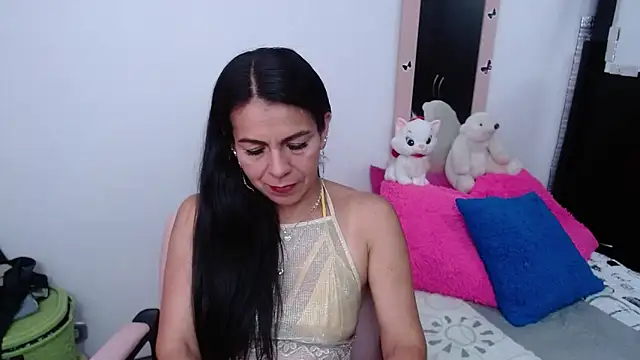 camilavargas  online show from November 29, 2025, 10:02 pm