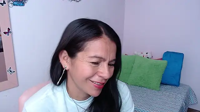 camilavargas  online show from February 24, 2026, 2:37 pm