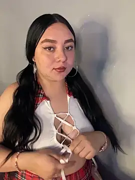 Snapshot of Ssusann_Pink chatting on October 10, 2025, 4:22 am Ssusann Pink online show from October 10, 2025, 4:22 am