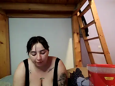 Emilie 1 online show from March 19, 2026, 2:54 pm